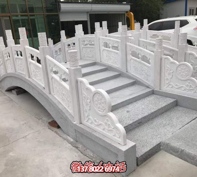 美麗的漢白玉石拱橋，伴您一路暢游！