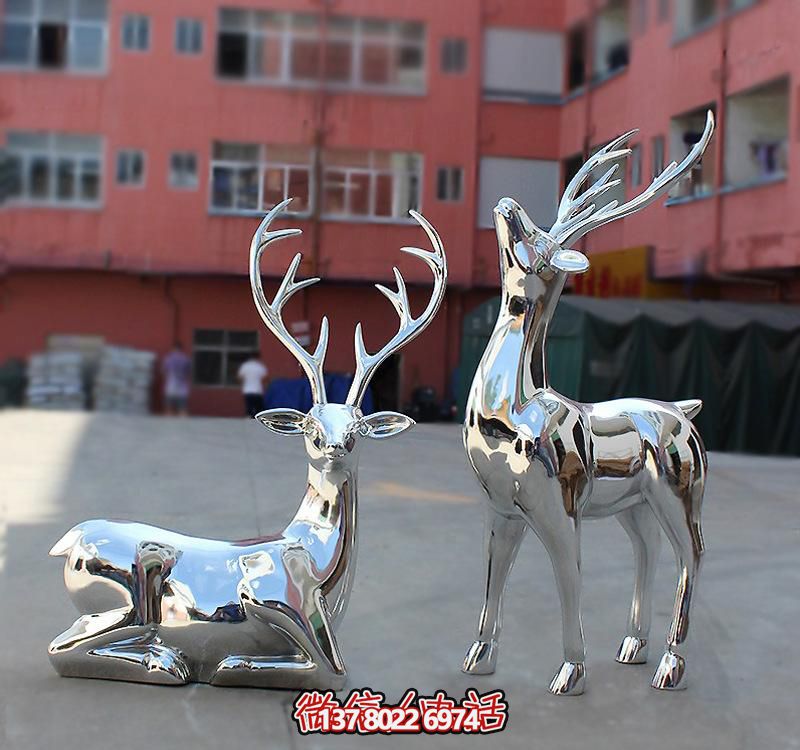 不銹鋼鏡面鹿雕塑，點綴公園景區