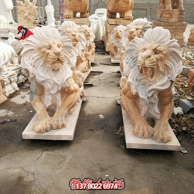 大理石石雕獅子雕塑，點綴晚霞紅園林景觀