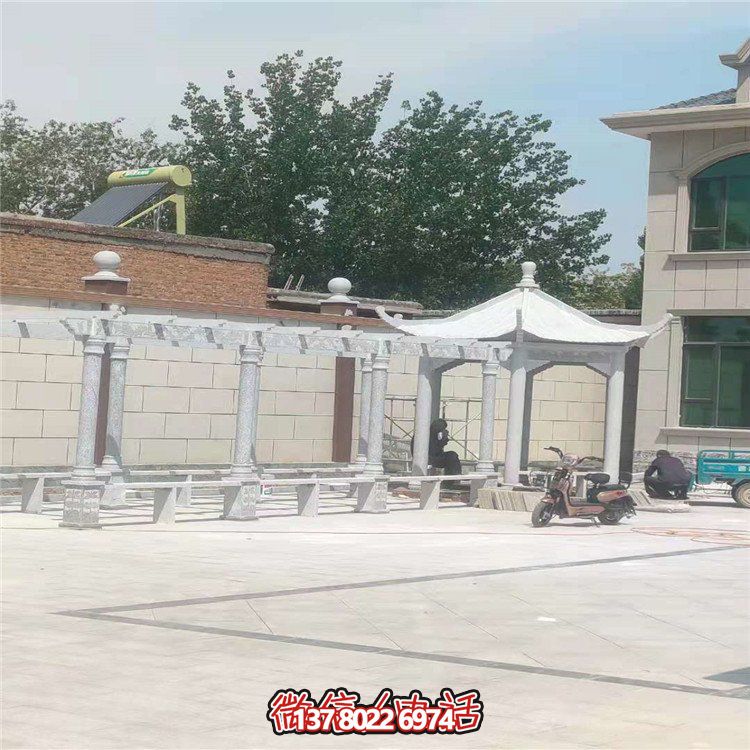 仿古涼亭，大理石裝飾，搭配花架，為別墅院子增添份量