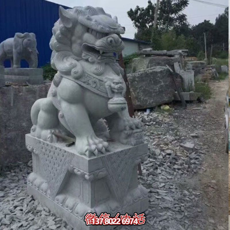 獅子雕塑鎮宅辟邪，美觀大方