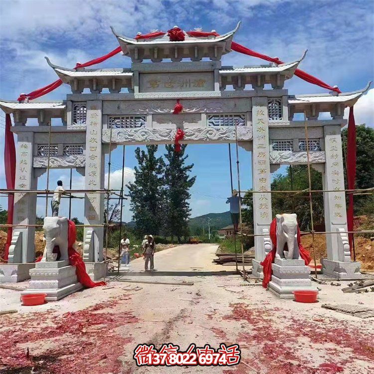 集道路四柱、花崗巖、花崗石雕和牌樓于一體的精美絕倫藝術(shù)品