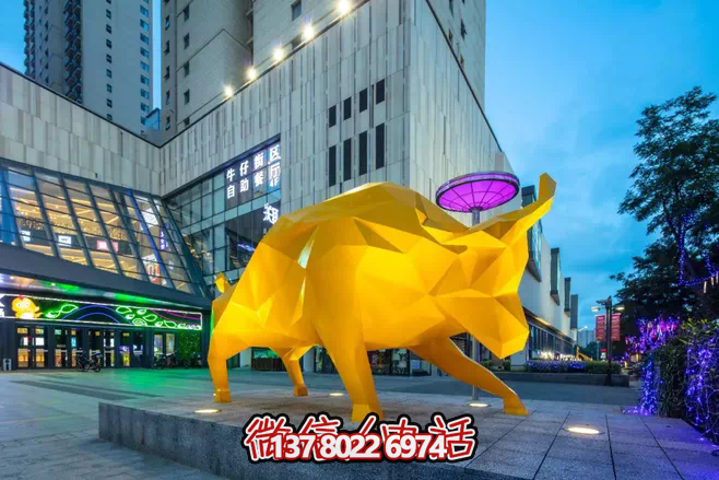 玻璃鋼彩繪雕塑讓你的廣場現象級創意牛！