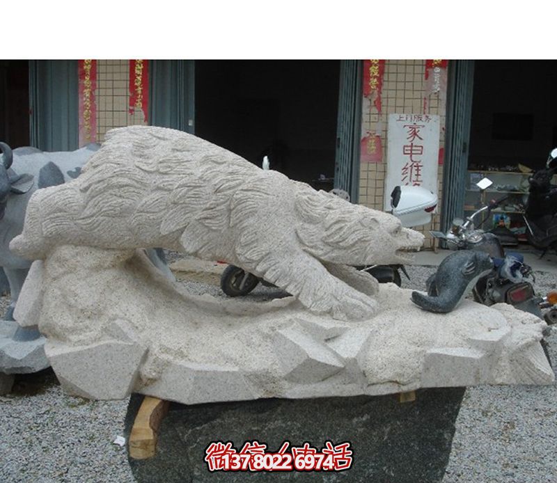 北極熊玻璃鋼雕塑，讓街道邊擺放創(chuàng)意爬行玻璃