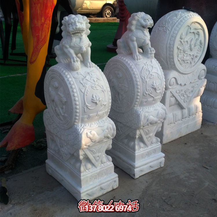 濃縮漢文化，以仿古建筑漢白玉雕塑裝點宮殿門墩