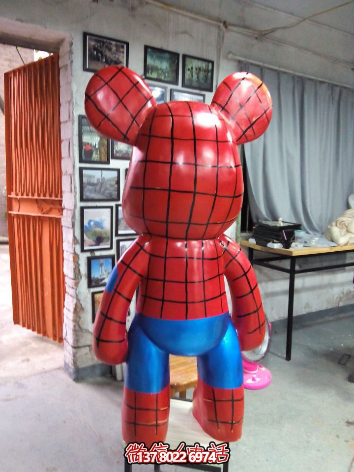 幼兒園彩繪蜘蛛俠玻璃鋼熊雕塑 幼兒園彩繪蜘蛛俠玻璃鋼熊雕塑